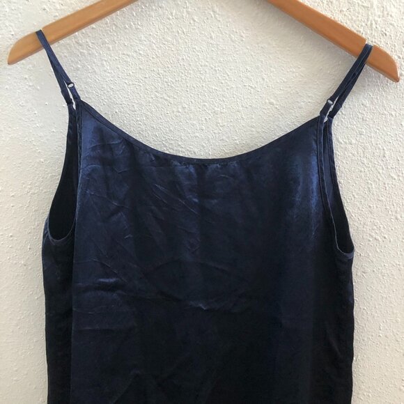 BABATON By Aritzia Everly V- Neck Camisole Size Medium - Picture 3 of 8